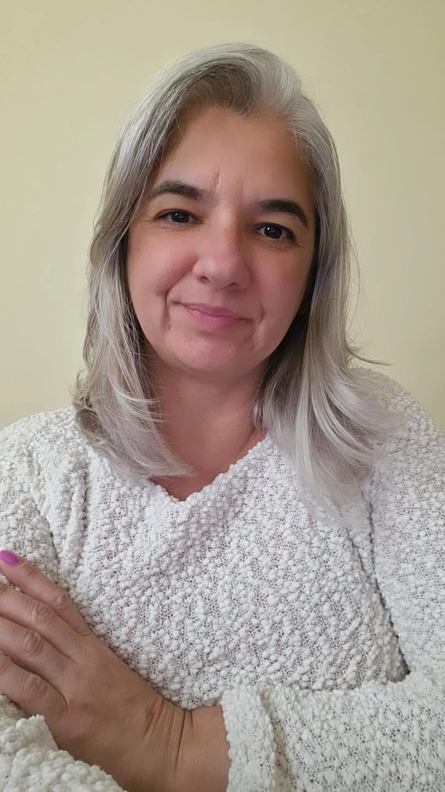 Fabiana Nogueira Neves, terapeuta de encorajamento, sorrindo